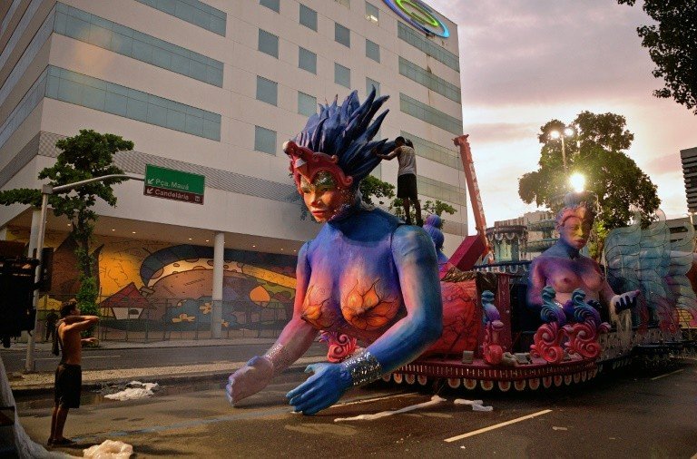 Escolas de samba aumentam o tom de crítica social no carnaval do Rio Escolas de samba aumentam o tom de crítica social no carnaval do Rio