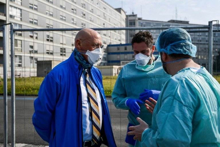 Pandemia deixa mais de 4.000 mortos na Itália e Nova York entra em quarentena Pandemia deixa mais de 4.000 mortos na Itália e Nova York entra em quarentena