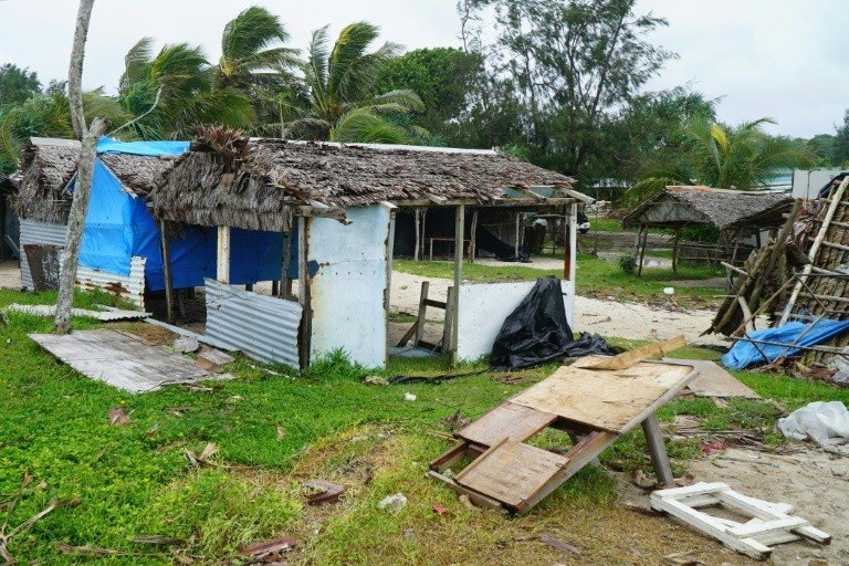 Ciclone deixa milhares de desabrigados em Vanuatu Ciclone deixa milhares de desabrigados em Vanuatu