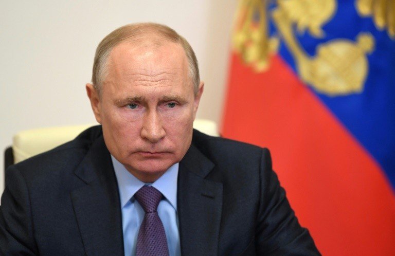 Putin diz que uma de suas filhas tomou a vacina produzida na Rússia Putin diz que uma de suas filhas tomou a vacina produzida na Rússia
