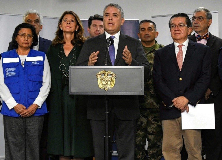 Congressistas colombianos condenam envio de militares dos EUA à Colômbia Congressistas colombianos condenam envio de militares dos EUA à Colômbia