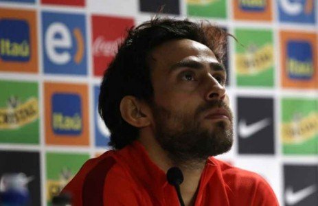 Ex-técnico dispara contra Valdivia: ‘Não tenho vontade de falar com ele’ Ex-técnico dispara contra Valdivia: ‘Não tenho vontade de falar com ele’