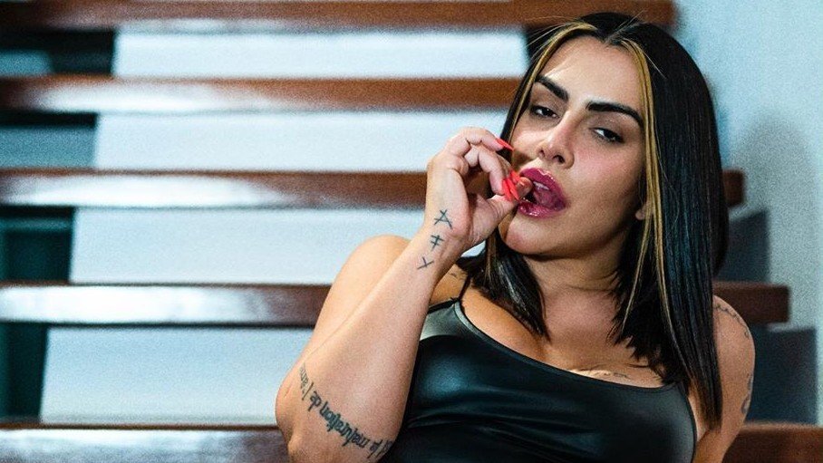 Cleo sobre sexo a tr&ecirc;s: "Tive experi&ecirc;ncias com dois homens" - ISTO&Eacute;  Independente