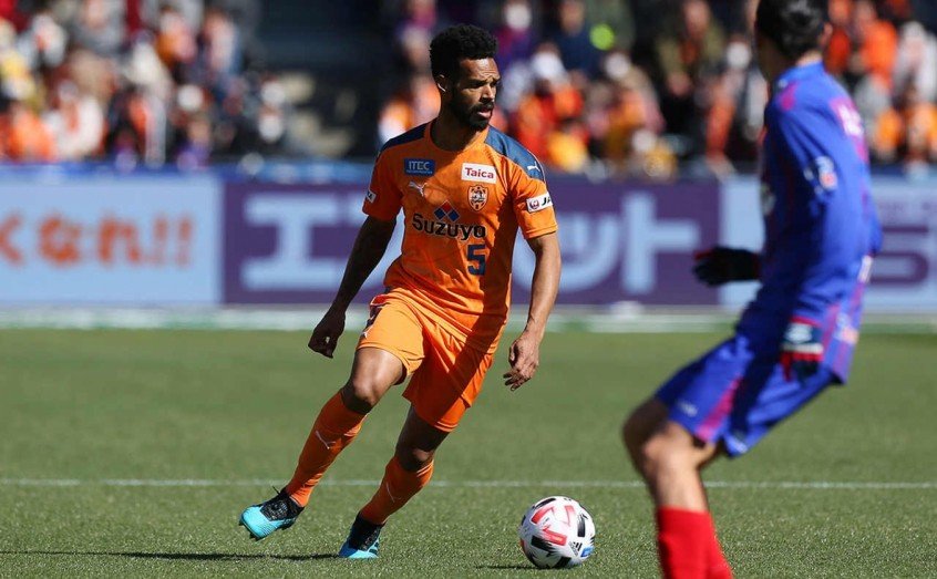 Valdo espera evolução na J-League e foca em melhorar números no Japão Valdo espera evolução na J-League e foca em melhorar números no Japão