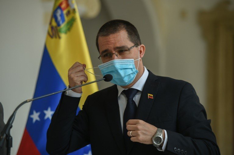 ‘Inadmissível’, diz governo de Maduro sobre pedido da UE para adiar legislativas ‘Inadmissível’, diz governo de Maduro sobre pedido da UE para adiar legislativas