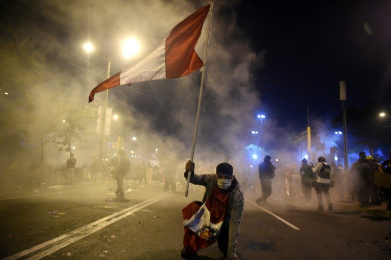 Peru promete investigar morte de dois jovens em manifestações Peru promete investigar morte de dois jovens em manifestações