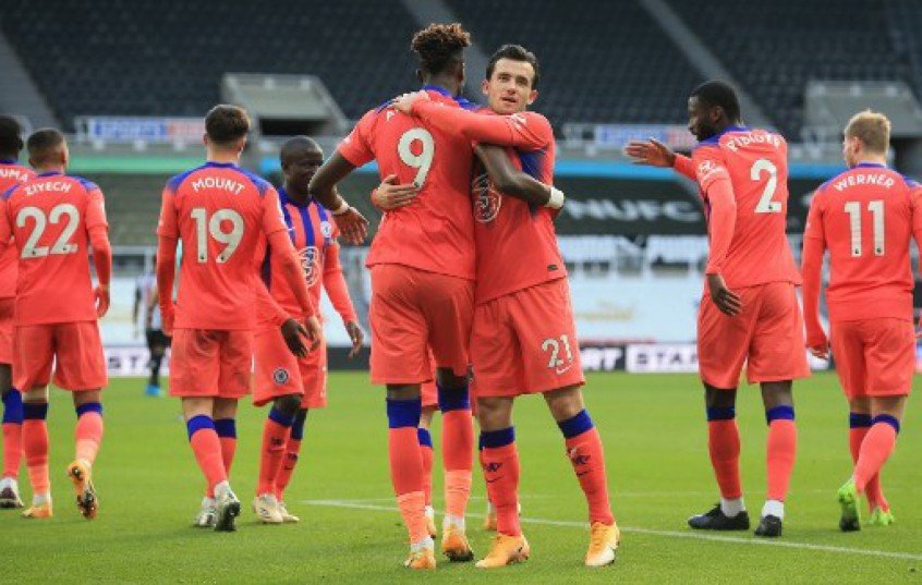 Sem problemas, Chelsea vence o Newcastle e assume liderança temporária da Premier League Sem problemas, Chelsea vence o Newcastle e assume liderança temporária da Premier League