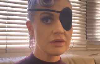 Kelly Osbourne se machuca ao fazer maquiagem e aparece de tapa olho - ISTOÉ  Independente