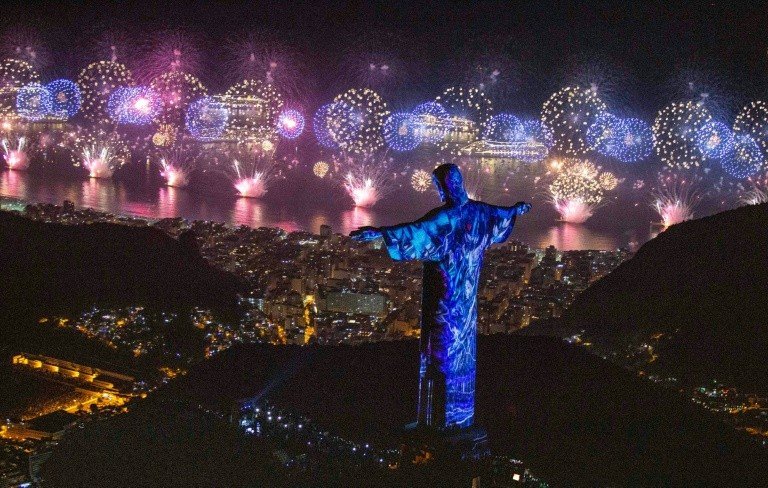 Prefeitura do Rio decide bloquear toda a orla da cidade na noite de Réveillon Prefeitura do Rio decide bloquear toda a orla da cidade na noite de Réveillon