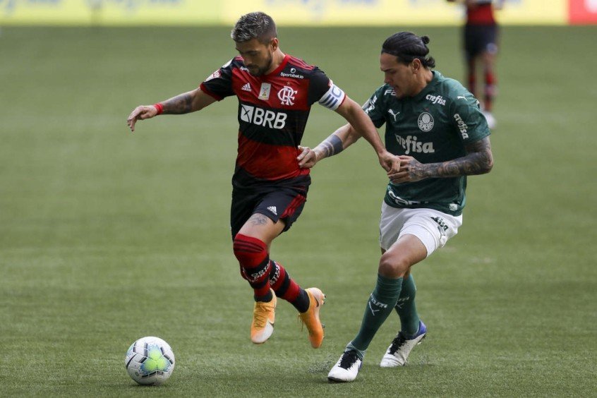 Ex-Corinthians diz o porque que 'Flamengo não consegue alcançar o Palmeiras'