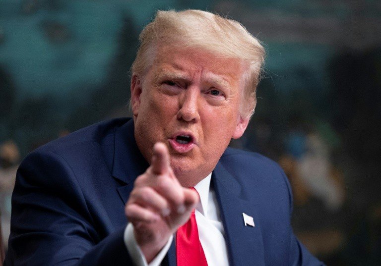 Trump incentiva apoiadores a tomarem vacina contra Covid-19 Trump incentiva apoiadores a tomarem vacina contra Covid-19