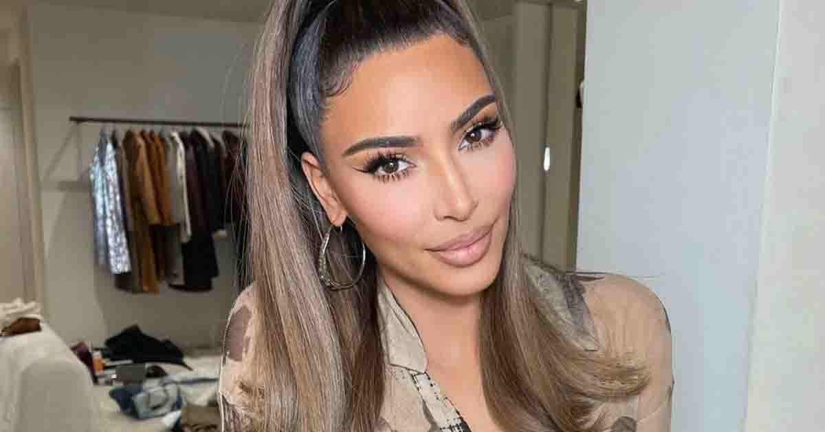 Após separação, Kim Kardashian é cortejada por bilionários e membros da família real Após separação, Kim Kardashian é cortejada por bilionários e membros da família real