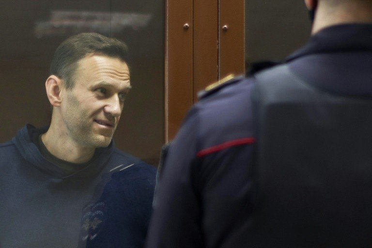 Rússia inicia julgamento contra Alexei Navalny por difamação Rússia inicia julgamento contra Alexei Navalny por difamação