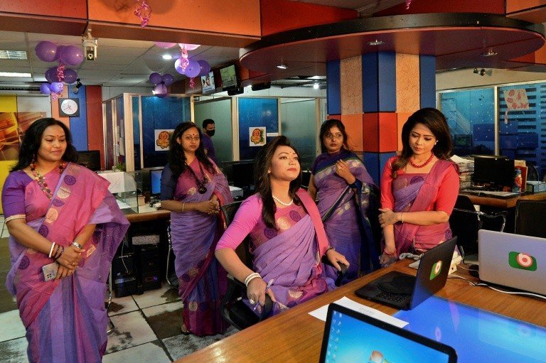 Apresentadora transgênero estreia na TV em Bangladesh Apresentadora transgênero estreia na TV em Bangladesh