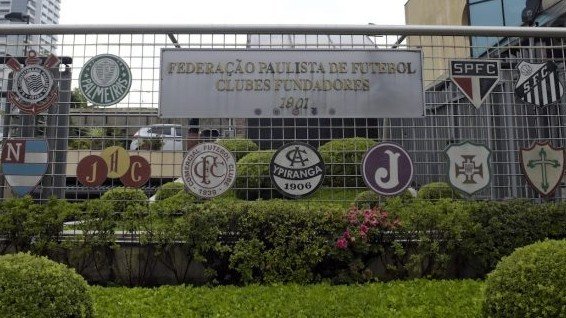 Após orientação do governo de SP, Federação Paulista de Futebol limita estádios a 70% do público