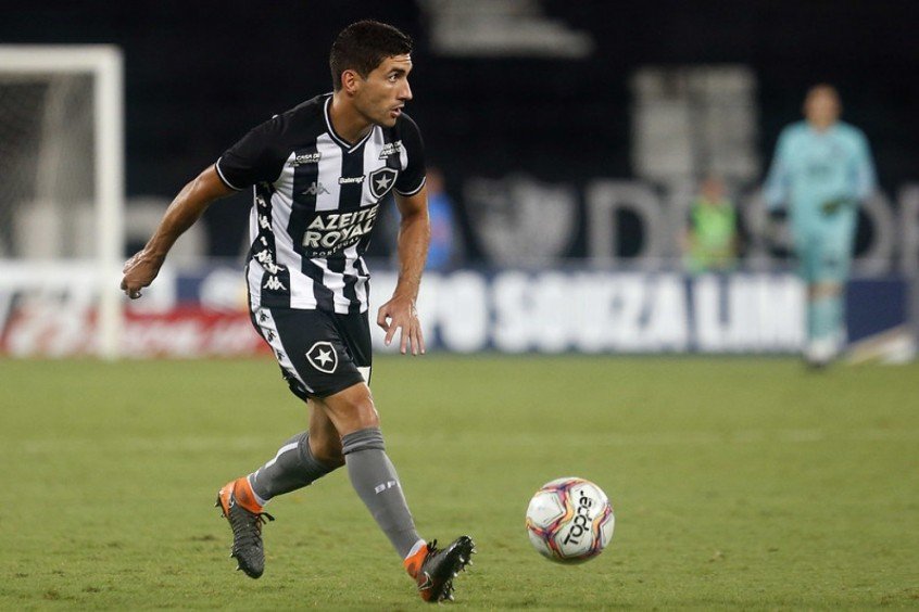Botafogo tenta rescindir o contrato de Barrandeguy, mas jogador recusa por achar que ainda pode agregar Botafogo tenta rescindir o contrato de Barrandeguy, mas jogador recusa por achar que ainda pode agregar