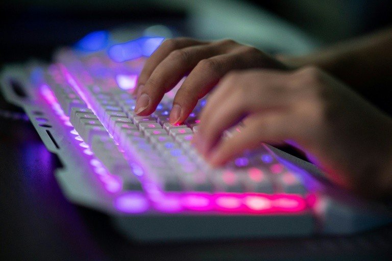 Hackers russos autores de ataques em 2020 voltam a agir, diz Microsoft Hackers russos autores de ataques em 2020 voltam a agir, diz Microsoft