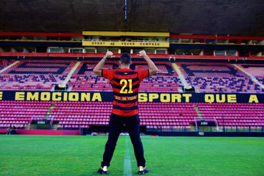 ‘É muita dor’: Gil lamenta ataque homofóbico; conselheiro do Sport pode ser o autor ‘É muita dor’: Gil lamenta ataque homofóbico; conselheiro do Sport pode ser o autor