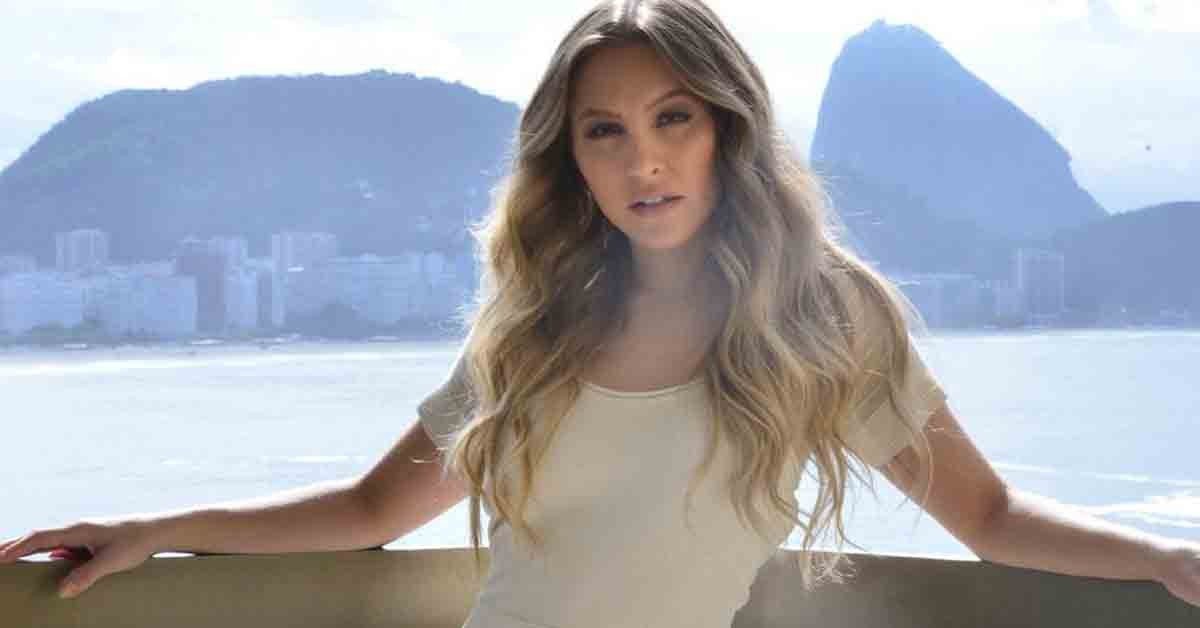 ‘É difícil não se abalar’, diz Carla Diaz sobre críticas pós BBB21 ‘É difícil não se abalar’, diz Carla Diaz sobre críticas pós BBB21