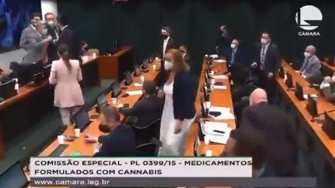 Crédito: Reprodução/Twitter Crédito: Reprodução/Twitter