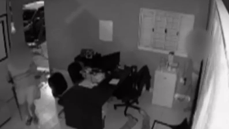 Homem mata irmão ao reagir a assalto em Goiás Homem mata irmão ao reagir a assalto em Goiás