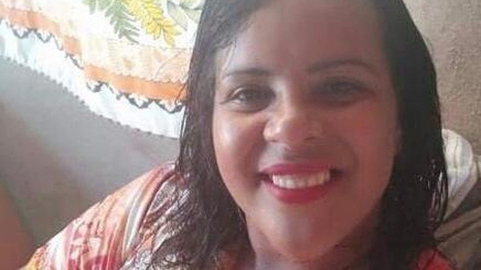 Homem mata esposa por atropelamento proposital na presença dos filhos em MG Homem mata esposa por atropelamento proposital na presença dos filhos em MG