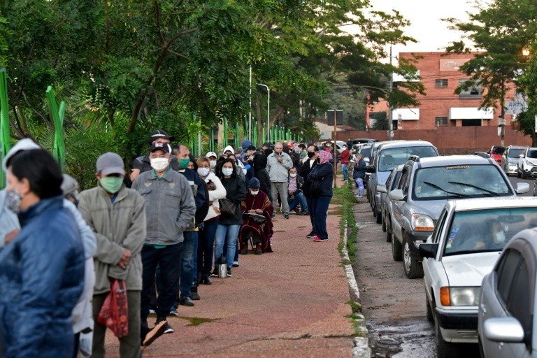Incidentes nos postos de vacinação do Paraguai em meio ao aumento de casos de covid-19 Incidentes nos postos de vacinação do Paraguai em meio ao aumento de casos de covid-19