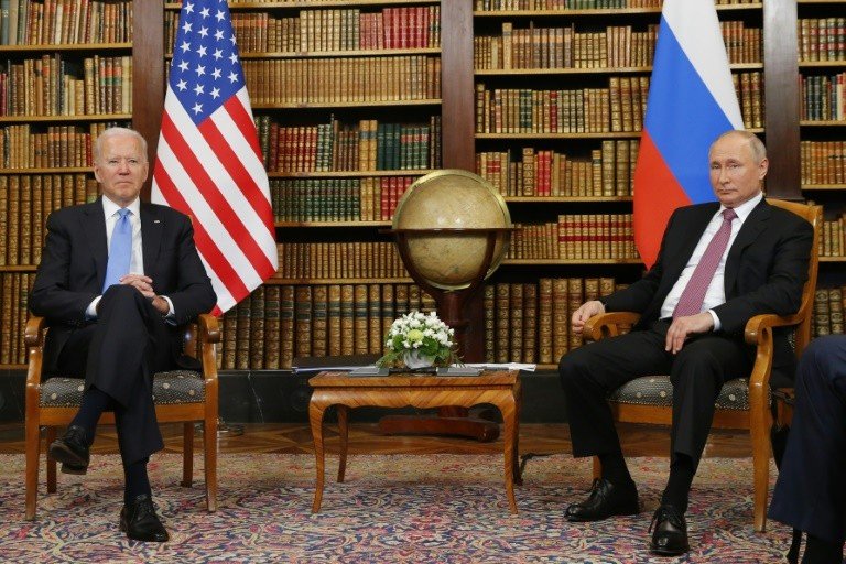 Sem amizade à vista, Putin e Biden visam relação respeitosa Sem amizade à vista, Putin e Biden visam relação respeitosa