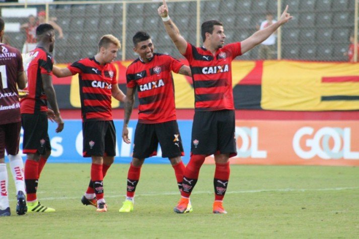 Ex-Vitória e Grêmio, André Lima zoa Internacional por eliminação na Copa do Brasil; veja o vídeo Ex-Vitória e Grêmio, André Lima zoa Internacional por eliminação na Copa do Brasil; veja o vídeo