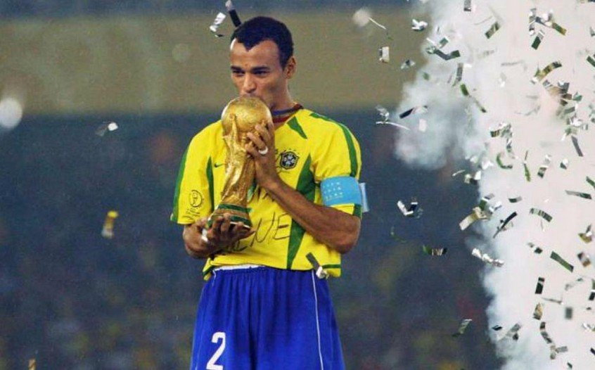 Cafu ignora times brasileiros e afirma desejo de ter jogado no Boca Juniors: ‘É desse futebol que gosto’ Cafu ignora times brasileiros e afirma desejo de ter jogado no Boca Juniors: ‘É desse futebol que gosto’