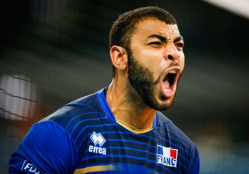 Ngapeth revela insultos racistas de técnico da Polônia Ngapeth revela insultos racistas de técnico da Polônia