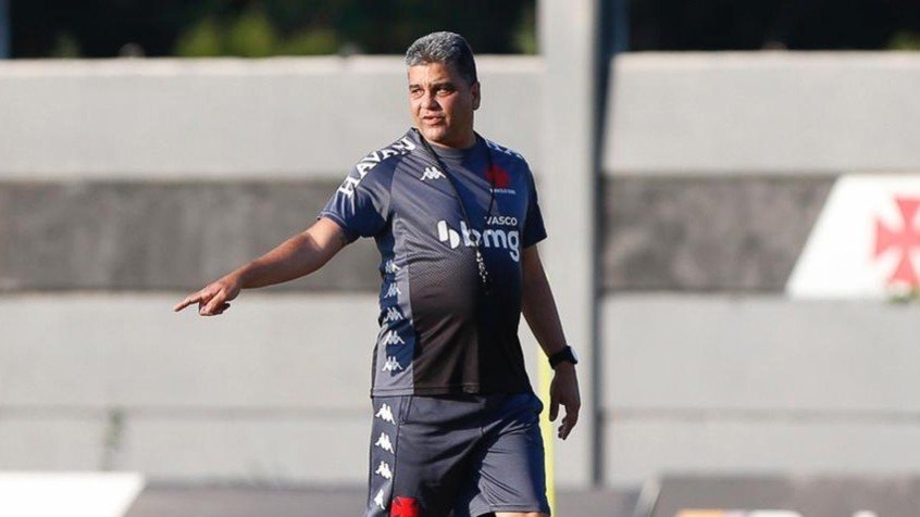 Com Marcelo e Gabriel Cabo expulsos na confusão em Pelotas, Fábio Cortez comandará o Vasco contra o Avaí Com Marcelo e Gabriel Cabo expulsos na confusão em Pelotas, Fábio Cortez comandará o Vasco contra o Avaí