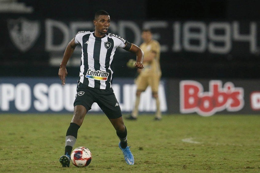 Kanu lamenta empate do Botafogo contra o Londrina: ‘Viemos aqui para buscar os três pontos’ Kanu lamenta empate do Botafogo contra o Londrina: ‘Viemos aqui para buscar os três pontos’