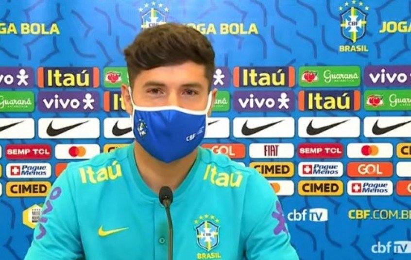 Felipe não treina com a Seleção Brasileira e realizará exame neste domingo Felipe não treina com a Seleção Brasileira e realizará exame neste domingo