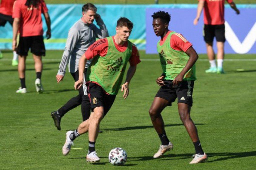 Anderlecht rejeita proposta do Arsenal por meia da seleção belga Anderlecht rejeita proposta do Arsenal por meia da seleção belga