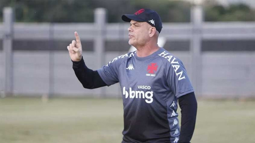 Substituto de Marcelo Cabo, Fábio Cortez lamenta atuação do Vasco: ‘Os dois gols do Avaí nós que demos’ Substituto de Marcelo Cabo, Fábio Cortez lamenta atuação do Vasco: ‘Os dois gols do Avaí nós que demos’