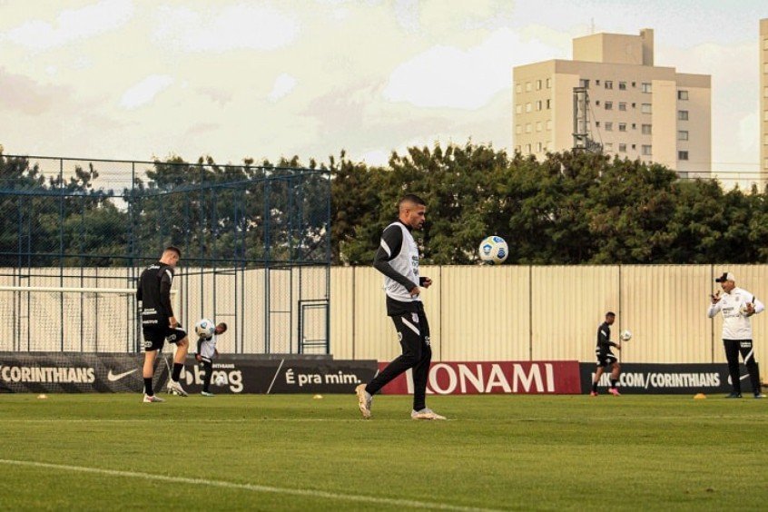Corinthians se reapresenta e inicia preparação para enfrentar o Bahia Corinthians se reapresenta e inicia preparação para enfrentar o Bahia