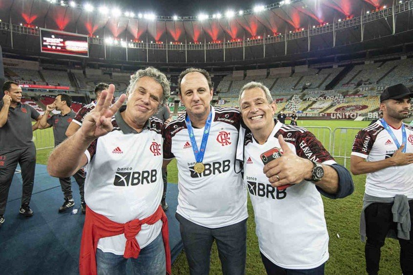 Com 1 milhão de contas, Flamengo anuncia novidades no banco digital, e VP celebra: ‘Estamos orgulhosos’ Com 1 milhão de contas, Flamengo anuncia novidades no banco digital, e VP celebra: ‘Estamos orgulhosos’