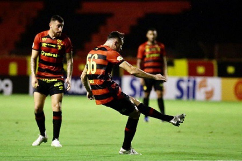 Com gol de falta, Sport vence Grêmio pelo Brasileirão Com gol de falta, Sport vence Grêmio pelo Brasileirão