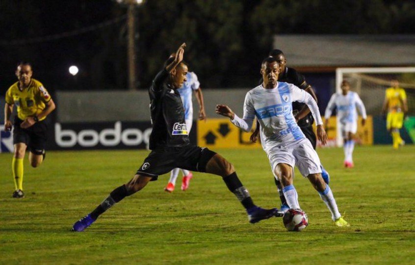 Londrina mina as bases de jogo do Botafogo, que não consegue se adaptar à adversidade imposta Londrina mina as bases de jogo do Botafogo, que não consegue se adaptar à adversidade imposta