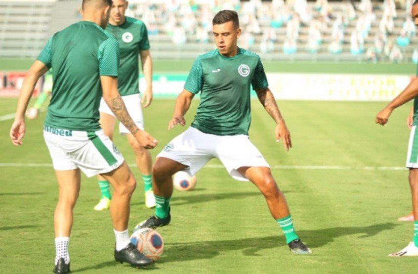 Em reta final de empréstimo, Vinícius Popó não tem recebido oportunidades no Goiás Em reta final de empréstimo, Vinícius Popó não tem recebido oportunidades no Goiás