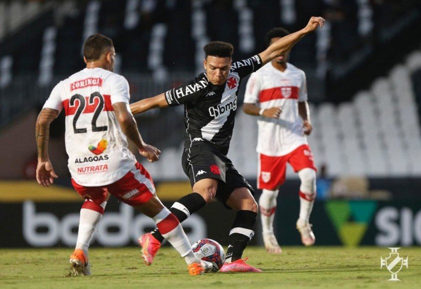 Peça importante! Desde que estreou, Marquinhos Gabriel tem apenas uma derrota pelo Vasco Peça importante! Desde que estreou, Marquinhos Gabriel tem apenas uma derrota pelo Vasco