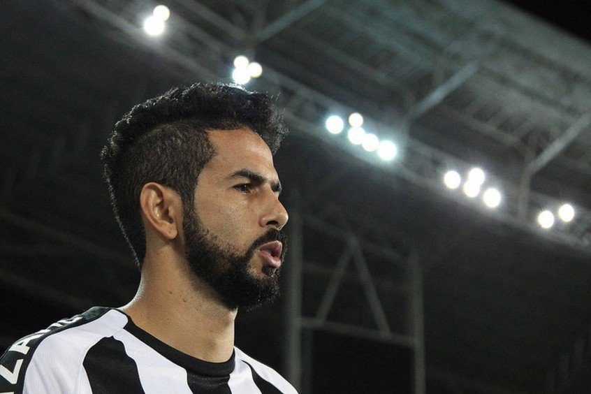 Cadê o Jonathan? Lateral do Botafogo evolui na recuperação e pode voltar a treinar com o grupo Cadê o Jonathan? Lateral do Botafogo evolui na recuperação e pode voltar a treinar com o grupo