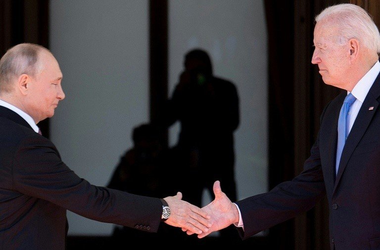 Encontro Biden-Putin não foi caloroso, apesar da alta temperatura em Genebra Encontro Biden-Putin não foi caloroso, apesar da alta temperatura em Genebra