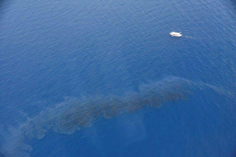 França se mobiliza diante de mancha de óleo perto da ilha da Córsega França se mobiliza diante de mancha de óleo perto da ilha da Córsega