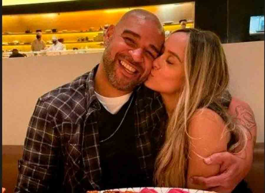 Adriano termina com namorada após conhecer família dela em churrasco, diz jornal Adriano termina com namorada após conhecer família dela em churrasco, diz jornal
