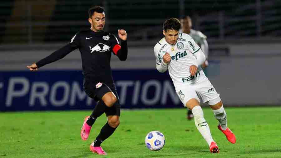 Bragantino chega ao topo com vitórias em cima de Timão, Fla e Verdão Bragantino chega ao topo com vitórias em cima de Timão, Fla e Verdão