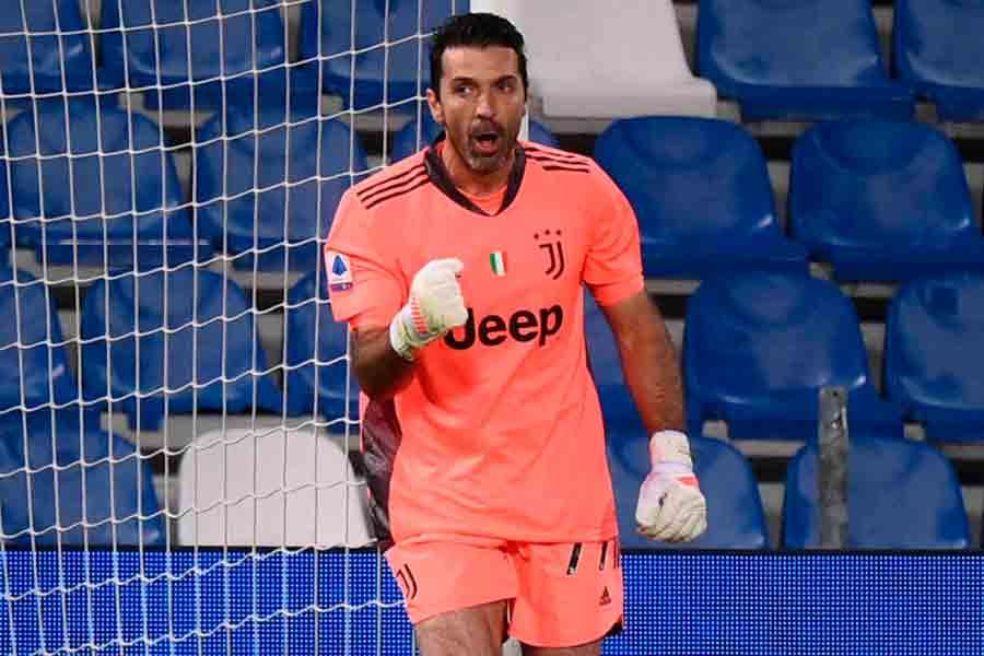 Buffon descarta aposentadoria, se aproxima de retorno ao Parma e sonha com a Copa do Mundo de 2022 Buffon descarta aposentadoria, se aproxima de retorno ao Parma e sonha com a Copa do Mundo de 2022