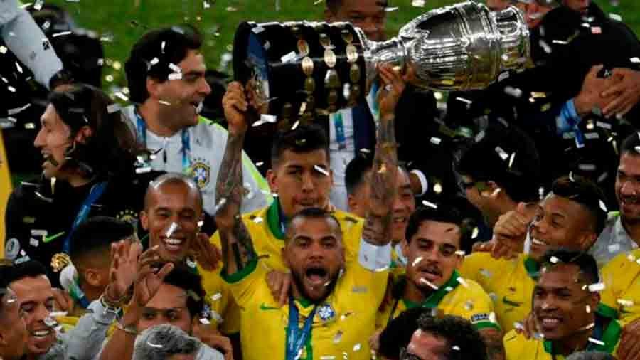 Torcida ‘elitizada’, caso de homofobia, presença de Bolsonaro… O que mudou na Copa América de 2019 para 2021 Torcida ‘elitizada’, caso de homofobia, presença de Bolsonaro… O que mudou na Copa América de 2019 para 2021