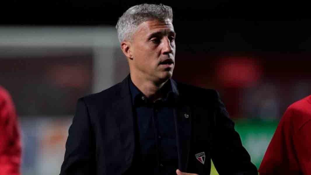 Crespo reclama de arbitragem em jogo do São Paulo: ‘Desejo respeito de quem vem ao Morumbi’ Crespo reclama de arbitragem em jogo do São Paulo: ‘Desejo respeito de quem vem ao Morumbi’